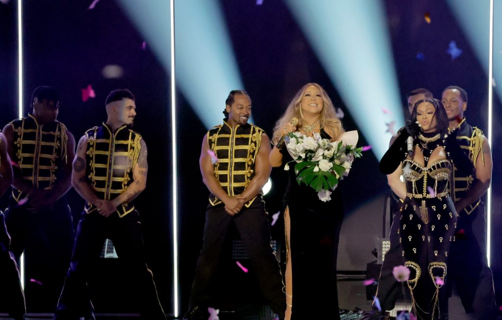 The BET Awards Literally Gave Mariah Carey Her Flowers