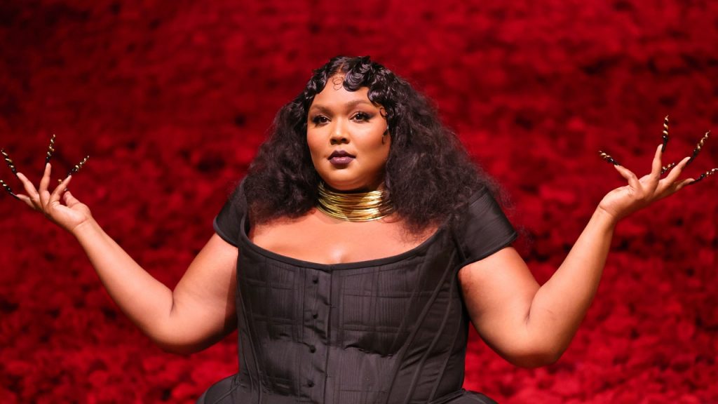 Forget 4th of July Fireworks — Look at Lizzo’s Body Slathered in Glitter