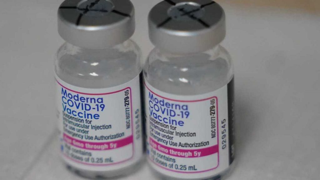 HHS buys 66 million doses of updated Moderna vaccine for ‘early fall’ campaign