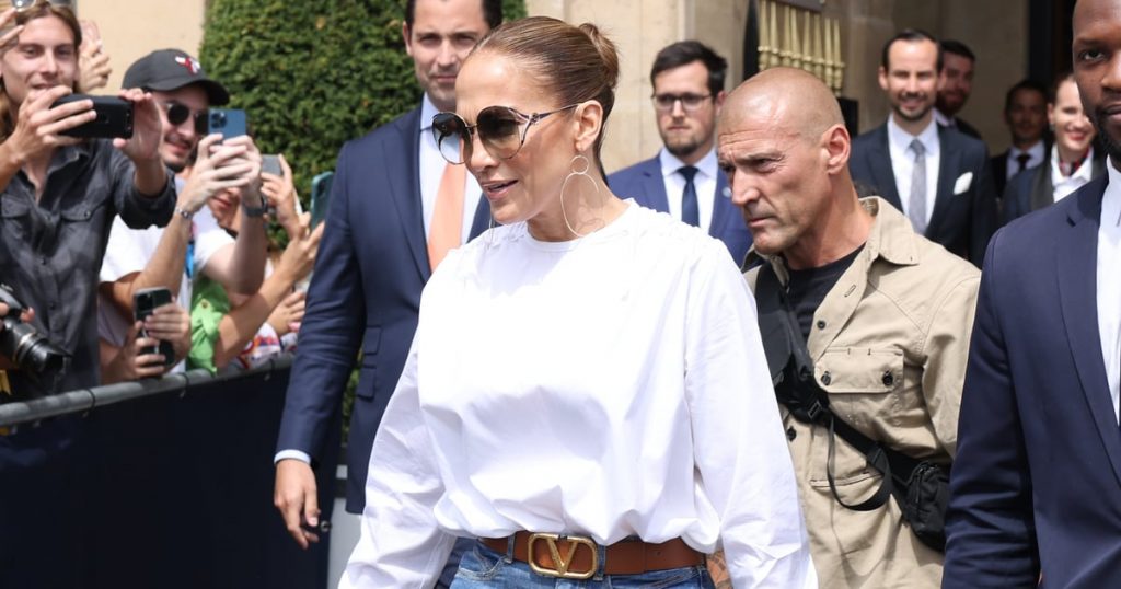 Of Course J Lo Wore 6-Inch Platforms For a Boat Ride With Her Kids