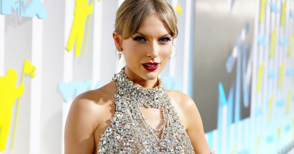 All Eyes Were on Taylor Swift’s Crystal Naked Dress at the MTV VMAs