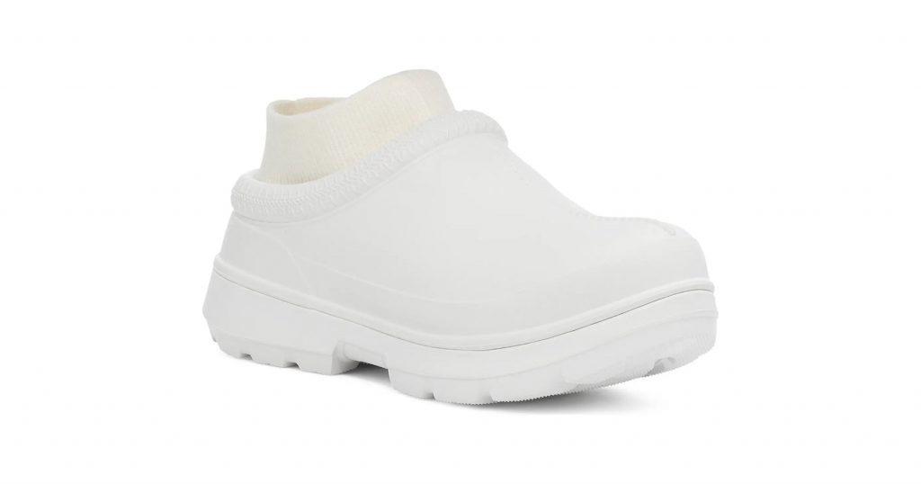 Everyone In My Clog Group Chat Owns These “Chonky” Rubber Uggs