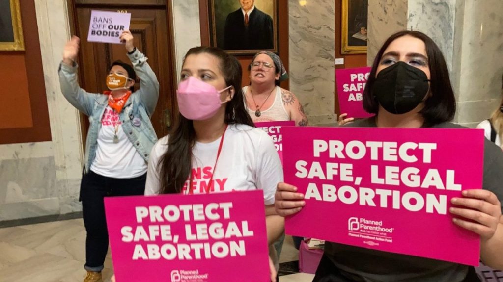 Kentucky Supreme Court declines to block abortion ban