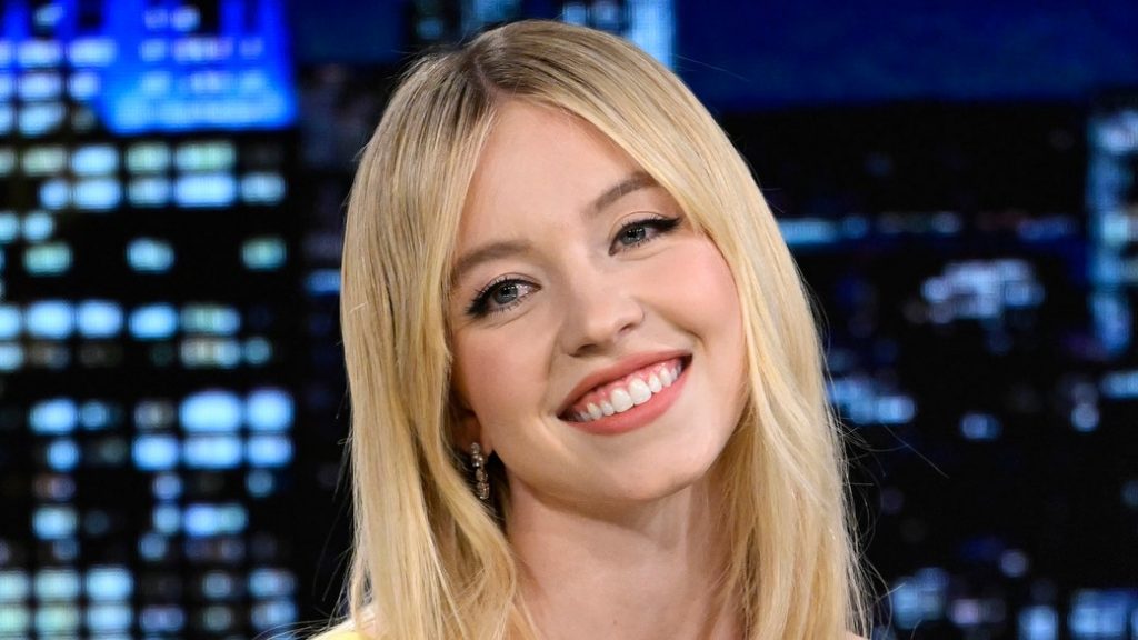 Sydney Sweeney Chopped Her Hair Into a Lob and Said Goodbye to the Middle Part