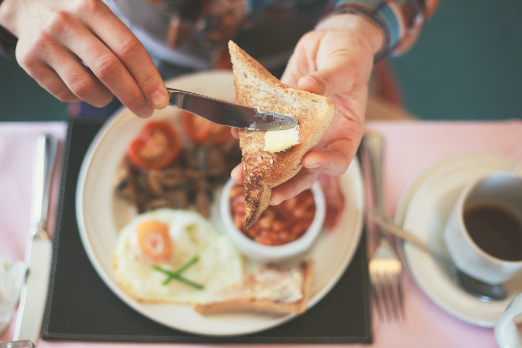 What makes a healthy breakfast? The carb versus fat debate