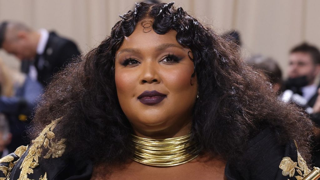 Lizzo Went Bronde For a Day and Looked Totally Different